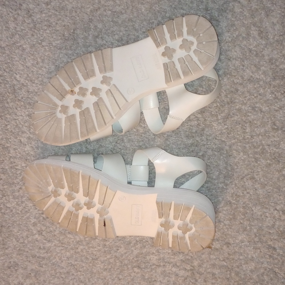 OLD NAVY - Chunky Heel "Fisherman" Sandals - Size: 10 - Picture 2 of 7